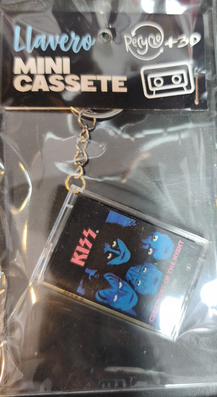 Llavero cassette Kiss