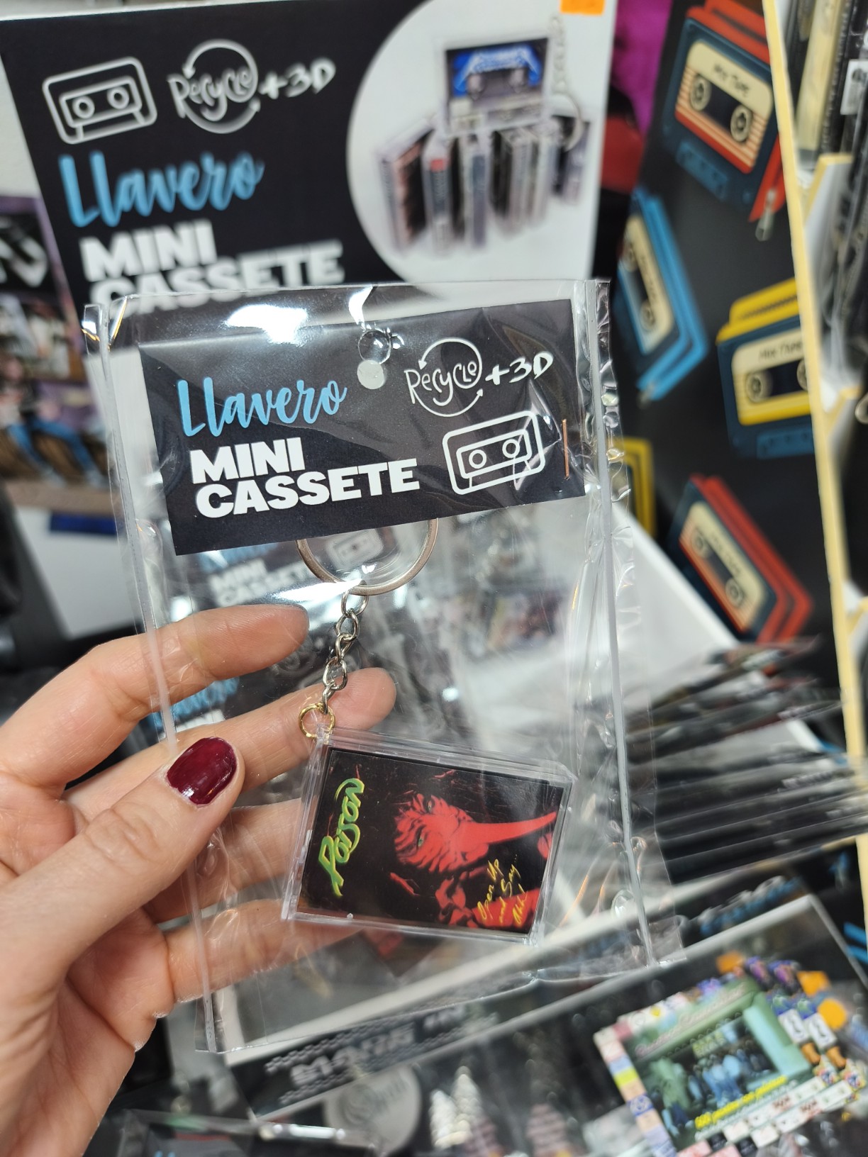 Llavero cassette Poison